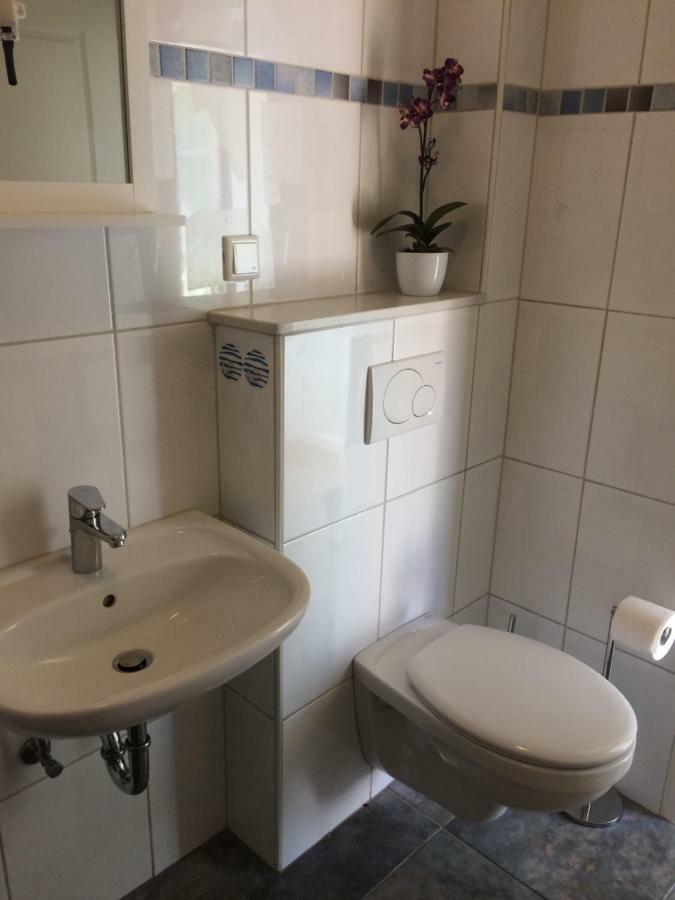 Ferienwohnung „Lüttje Nüst“ Emden Exterior foto